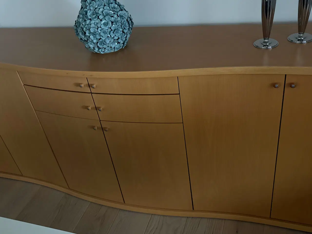 Billede 1 - Skovby skænk i massiv bøg