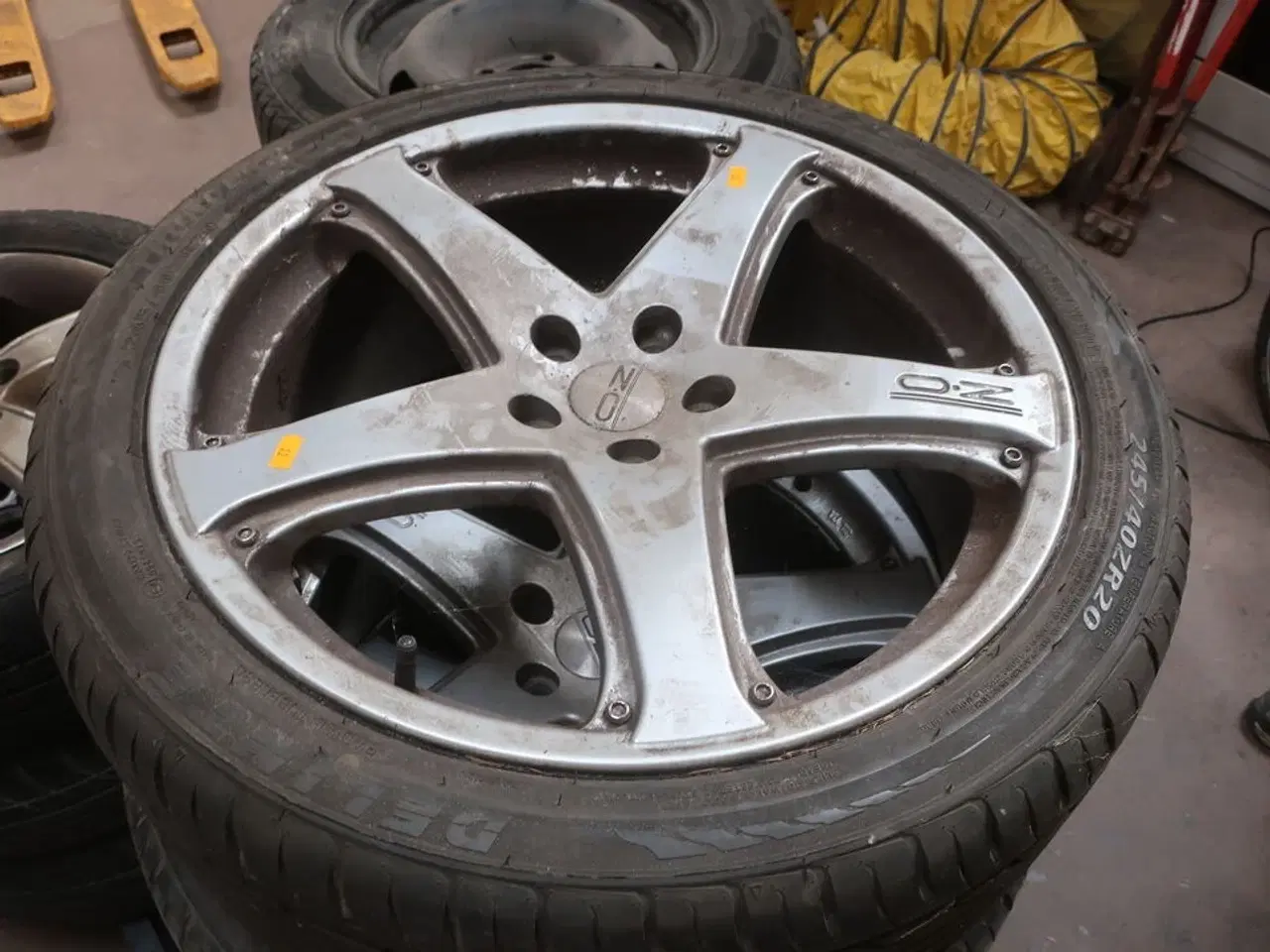 Billede 2 - 4 stk. dæk med fælge DELINTE 245/40ZR20 99W XL