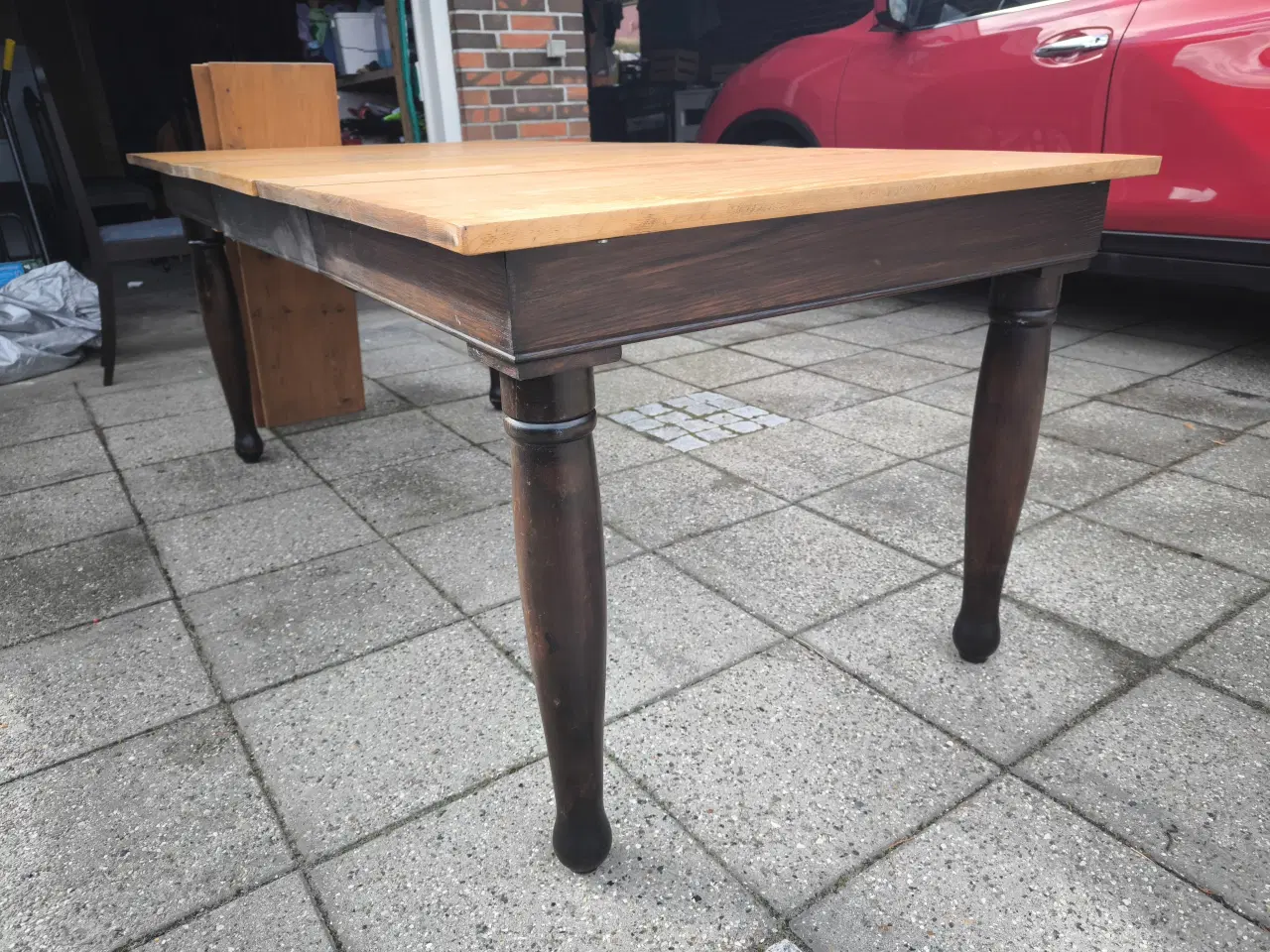 Billede 2 - Spisebord med hollands udtræk og 8 stole.