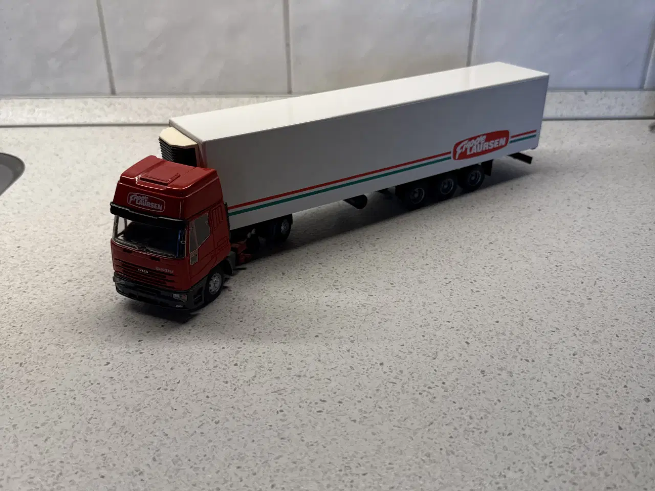 Billede 10 - Legetøjsbil - lastbil til pynt