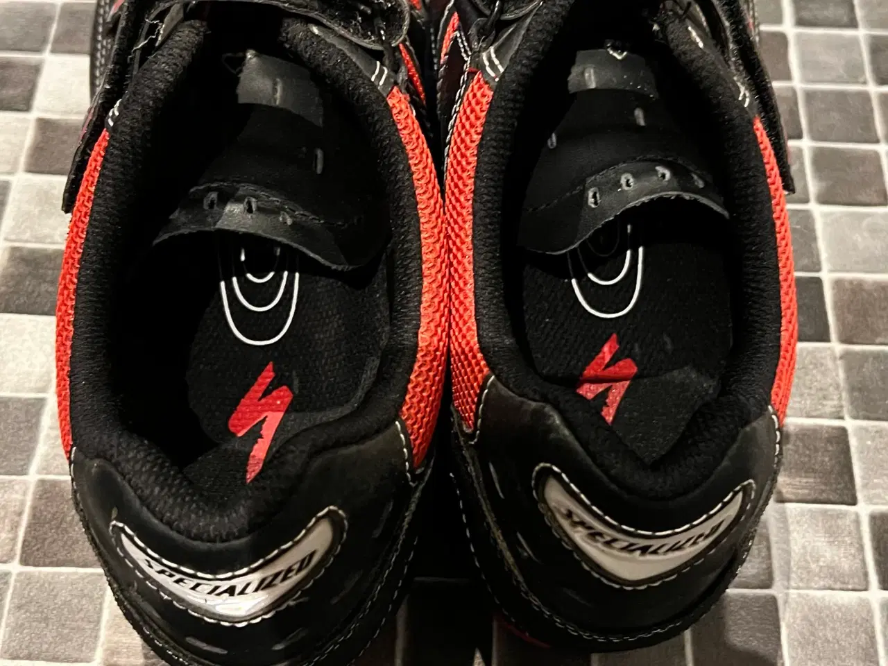 Billede 2 - Specialized cykelsko str. 45 sort/rød