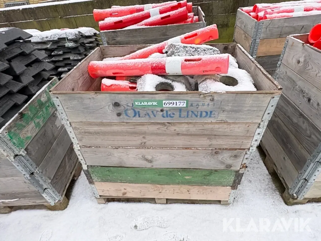 Billede 2 - Afspærring 2 paller fødder - 3 paller stolper