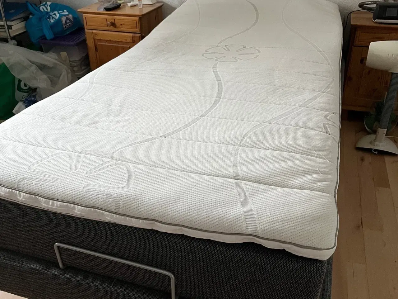 Billede 3 - Enkeltseng med elevation