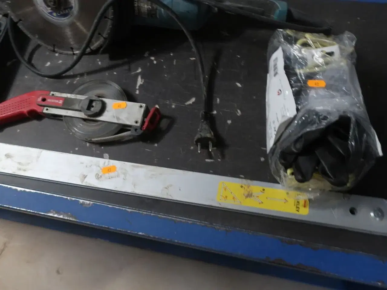 Billede 5 - Vinkelsliber MAKITA GA9020R, topnøglesæt, hansker, vinkel og målebånd