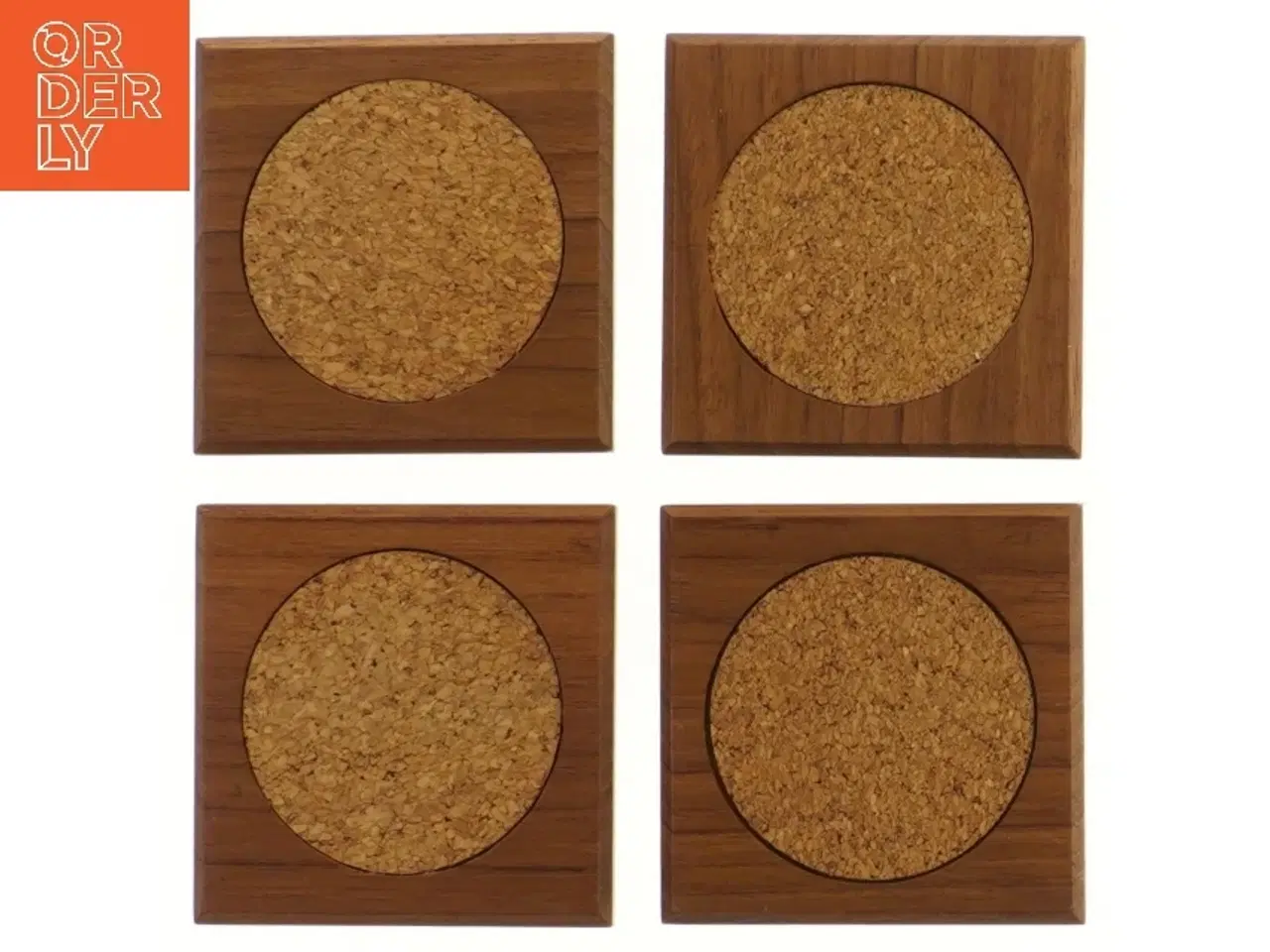 Billede 1 - Firkantede bordskånere i Teaktræ og kork (str. 4 styk, 9,5x9,5 cm)