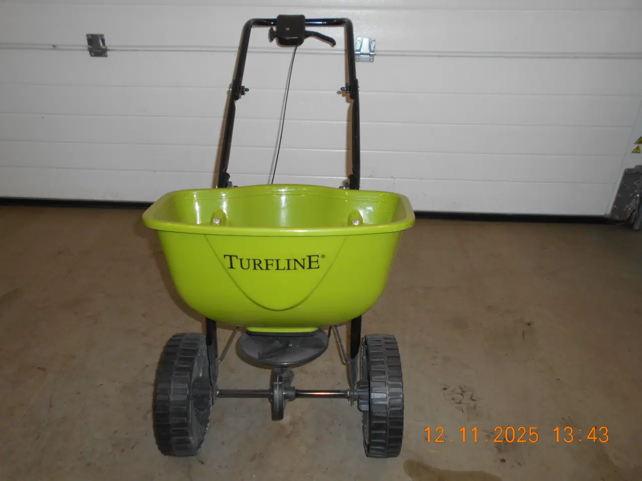 Billede 1 - Gødning/salt spreder