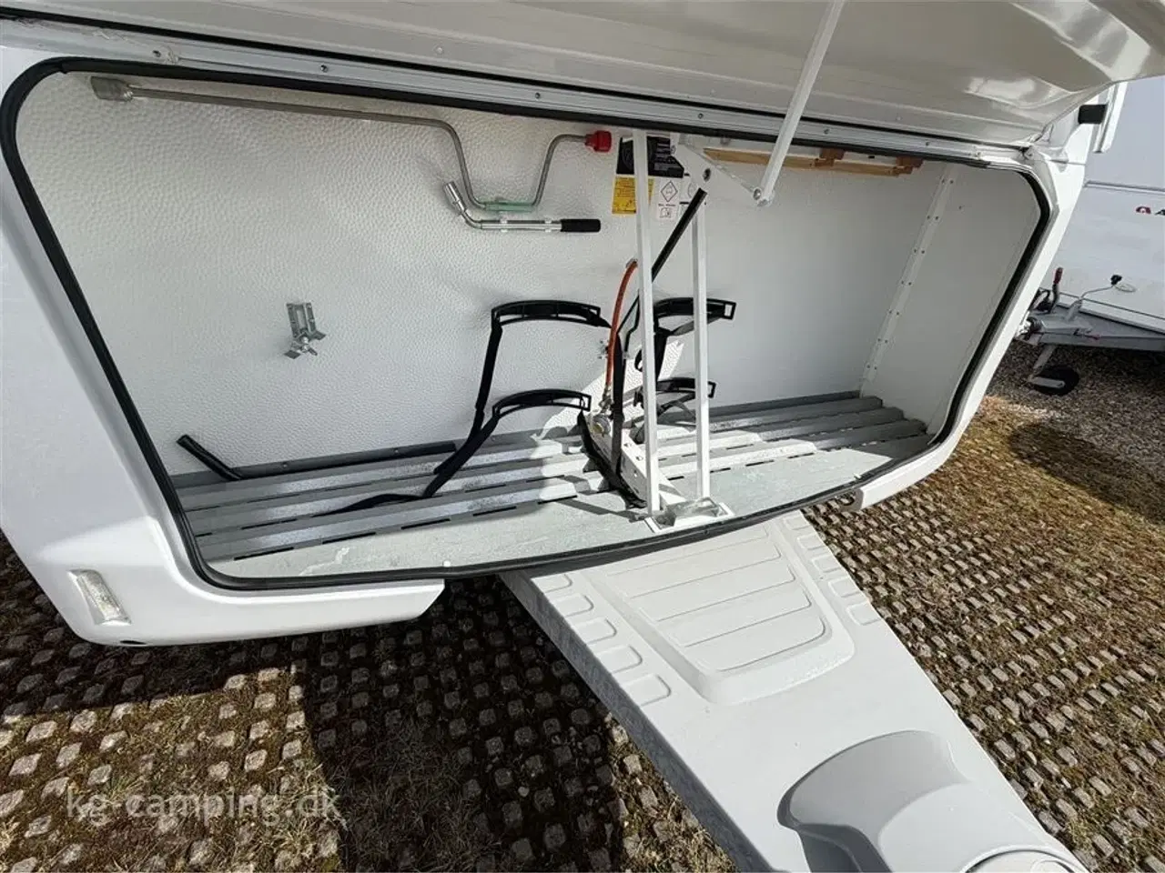 Billede 6 - 2022 - Adria Adora 522 UP   Flot rummelig vogn med dobbeltseng, Truma mover og Isabella Sun Shine Plus incl front. Kan opvejes til 1700 KG