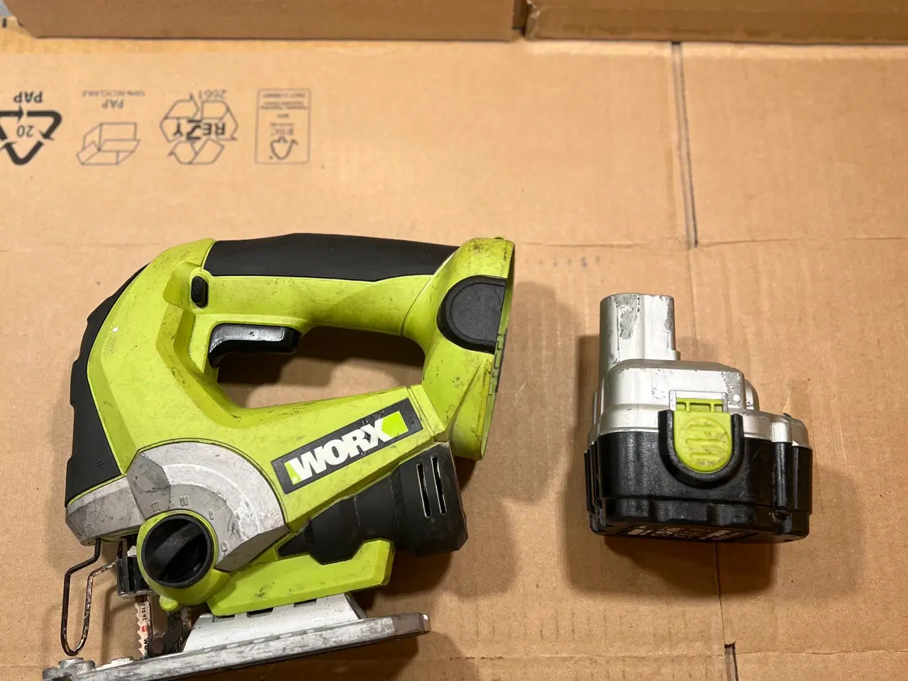 Billede 3 - Worx Professional 18V Sæt – Stiksav, Lygte & 2 Bat