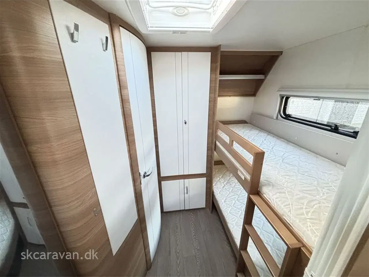 Billede 2 - 2022 - Hobby De Luxe 545 KMF Kampagne   Pæn og velholdt Familievogn