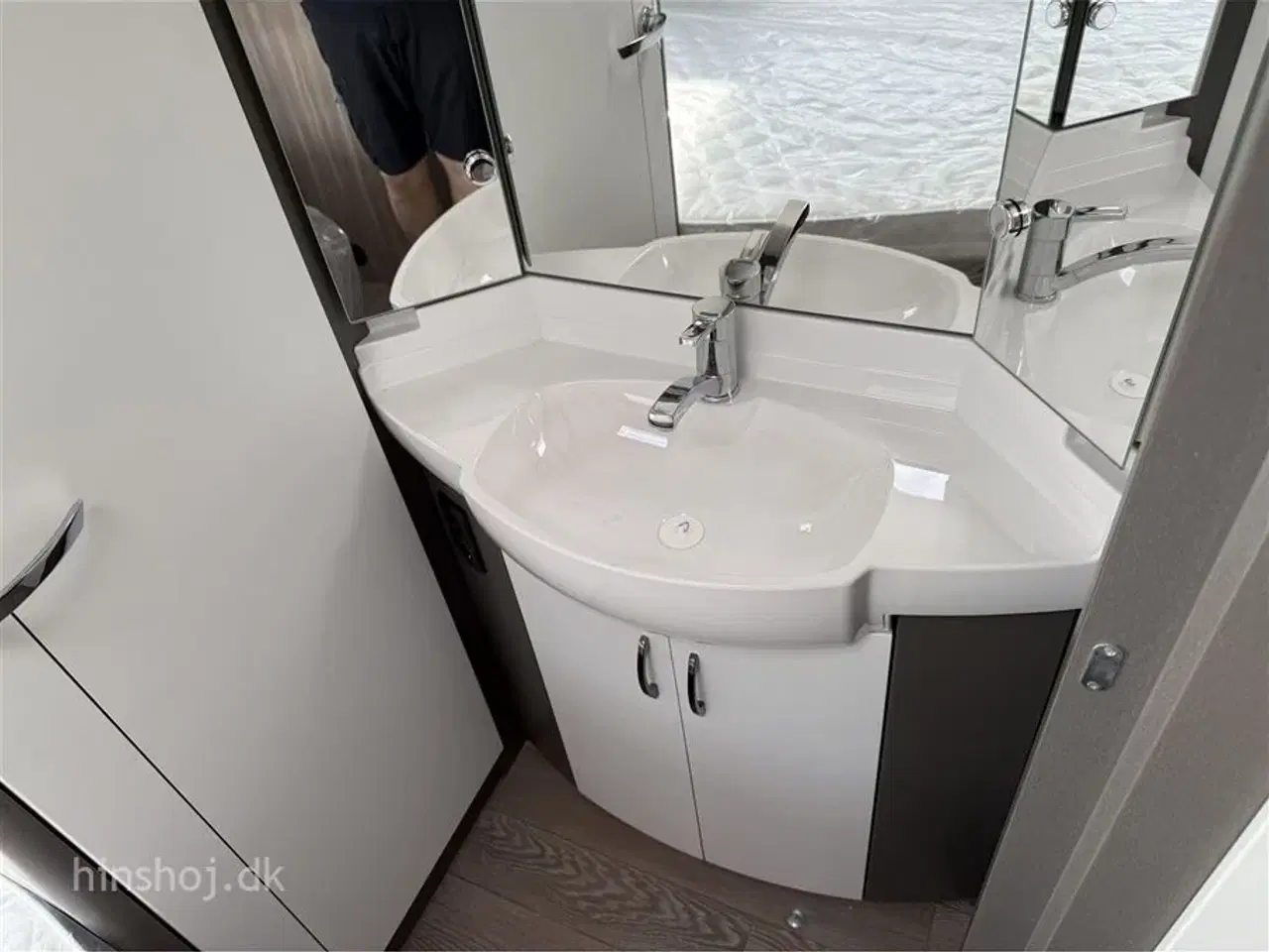 Billede 3 - 2024 - Hobby Excellent Edition 650 KMFe   Stor rummelig familie vogn med 2 køjer fra Hinshøj Caravan