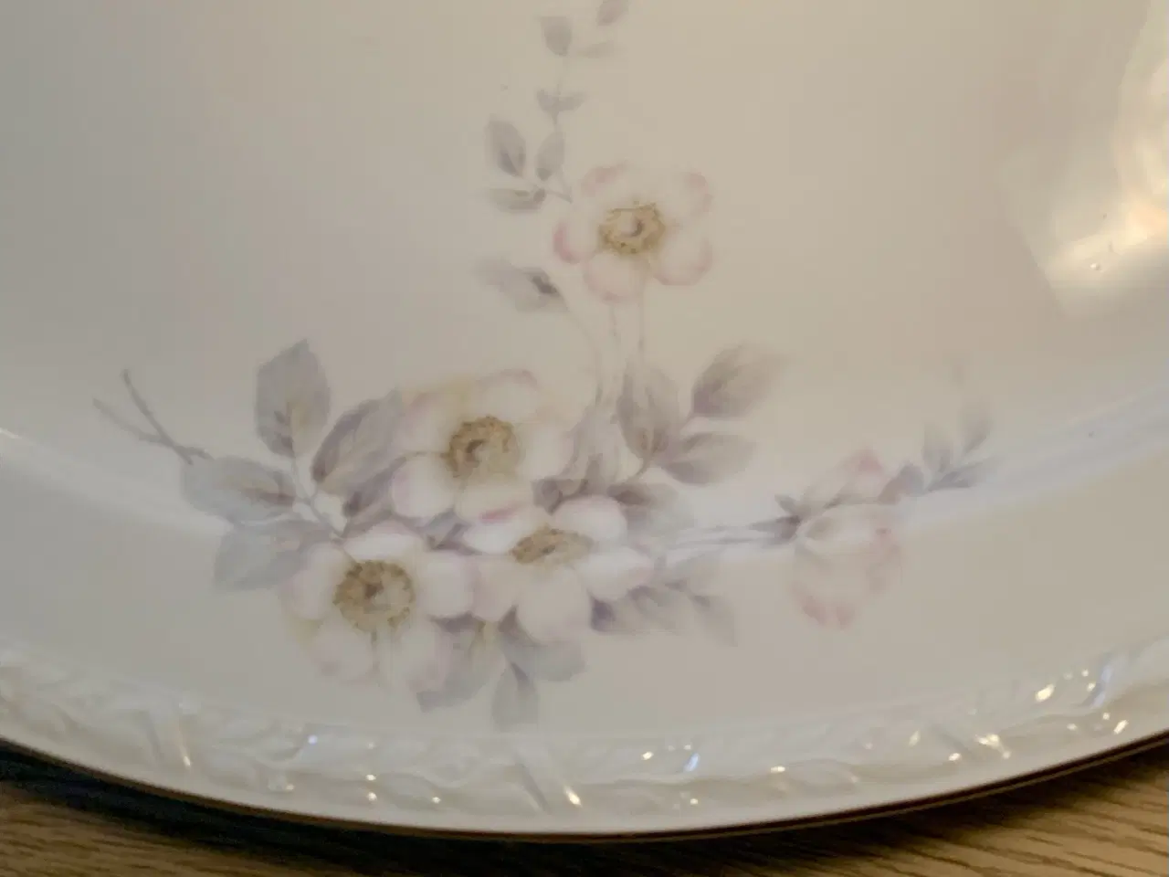 Billede 3 - Æbleblomst terrin og fade