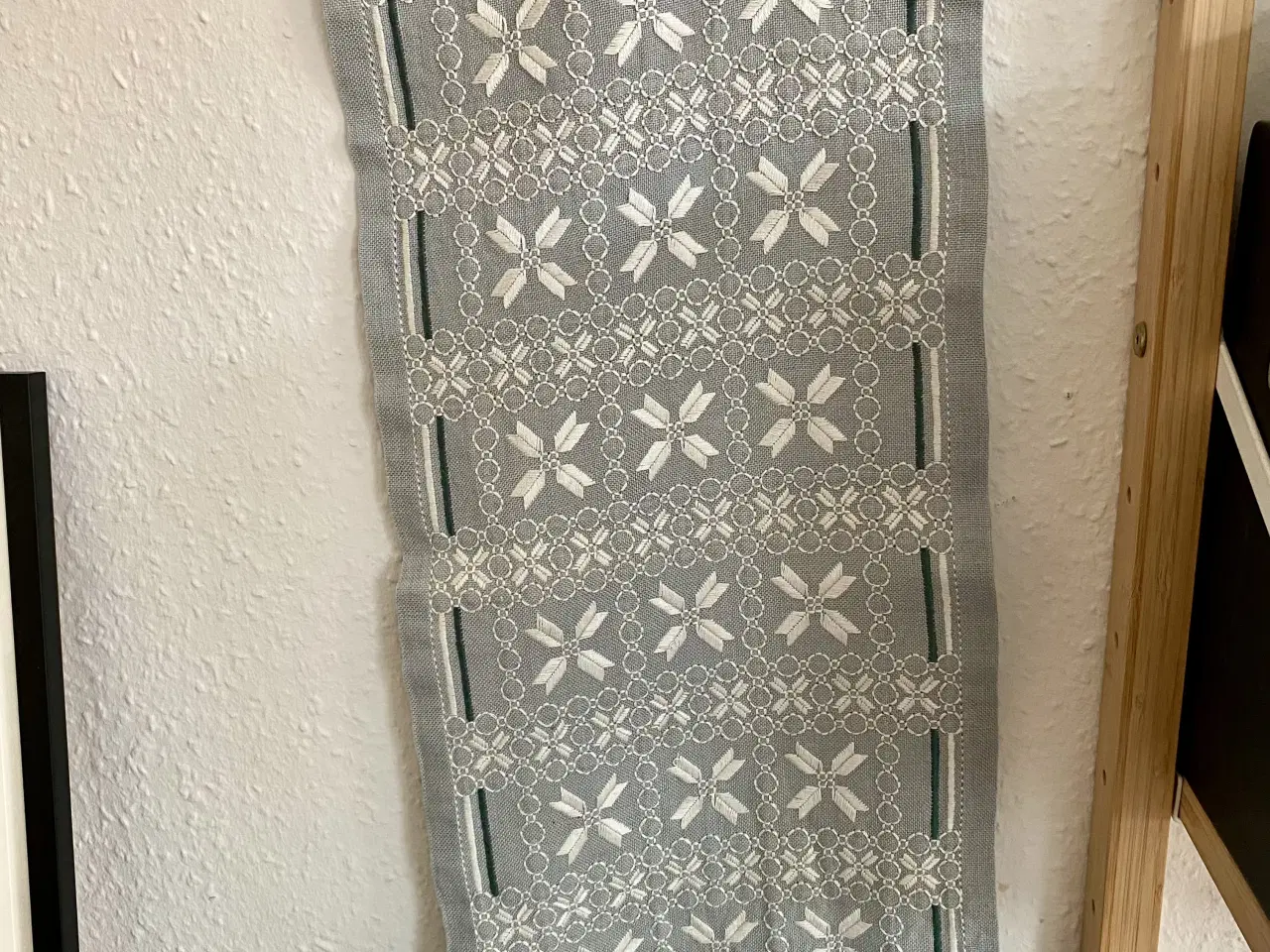 Billede 2 - Broderet bordløber