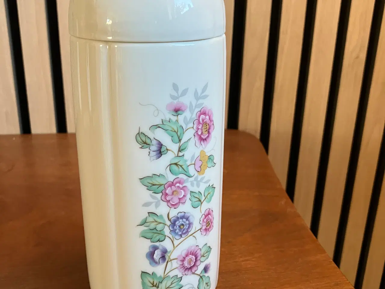 Billede 3 - Vintage lågkrukke fra Elisabet Arden.