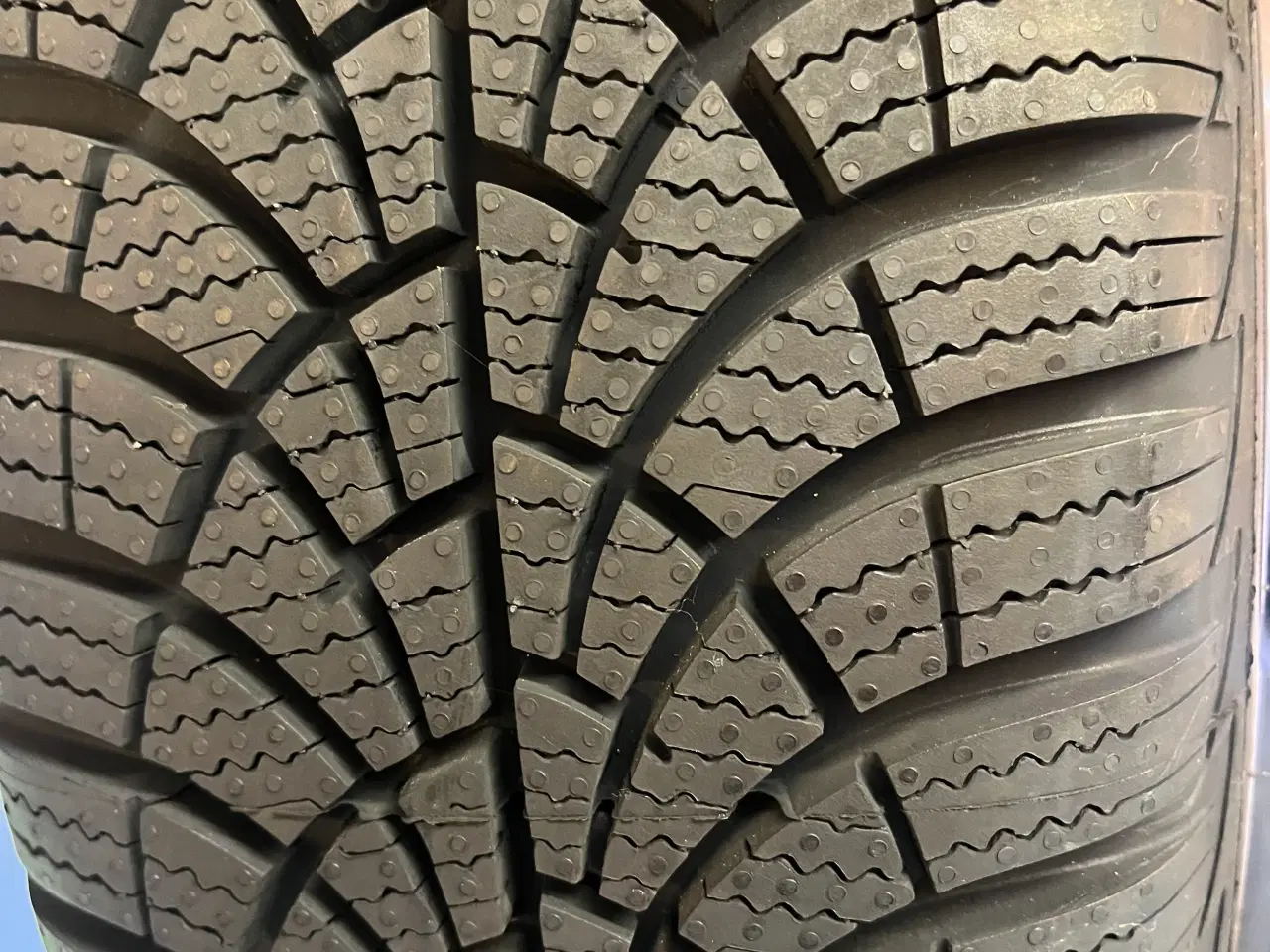 Billede 7 - Vinterhjul 185-65-15 Goodyear.