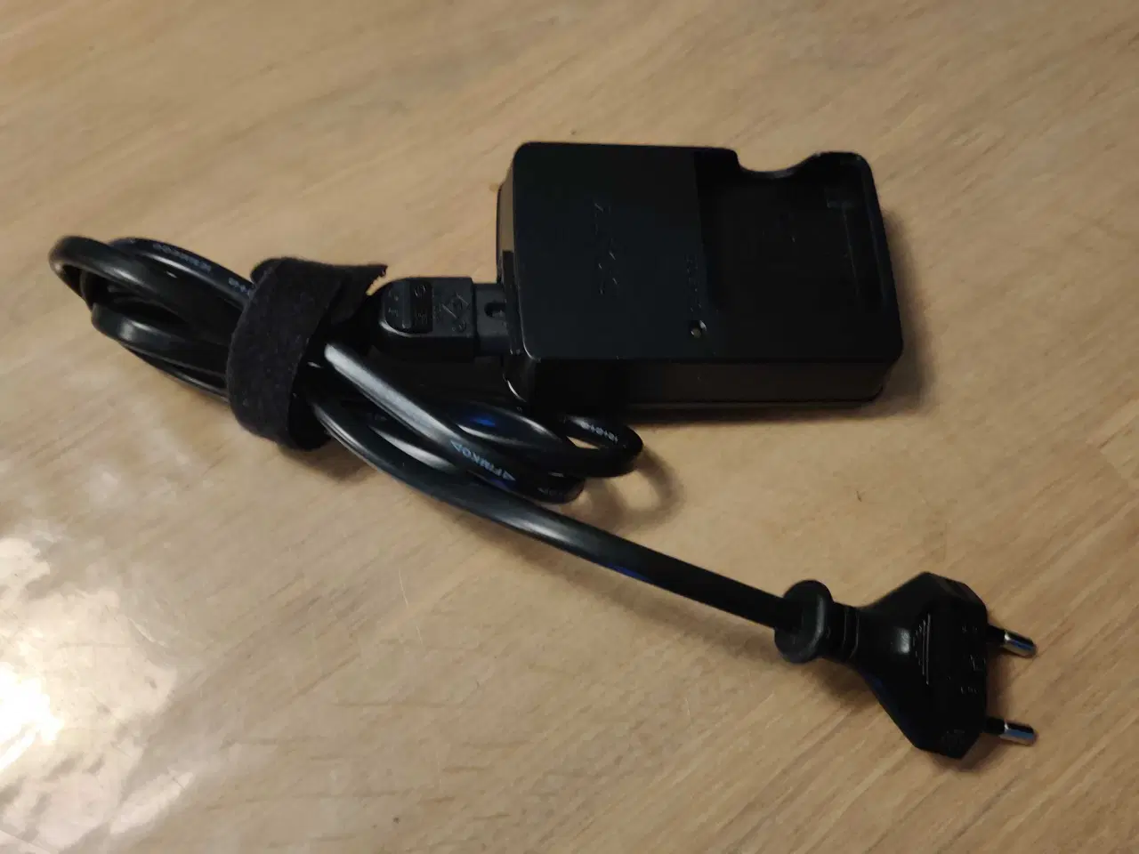 Billede 1 - Sony batterilader til kamera