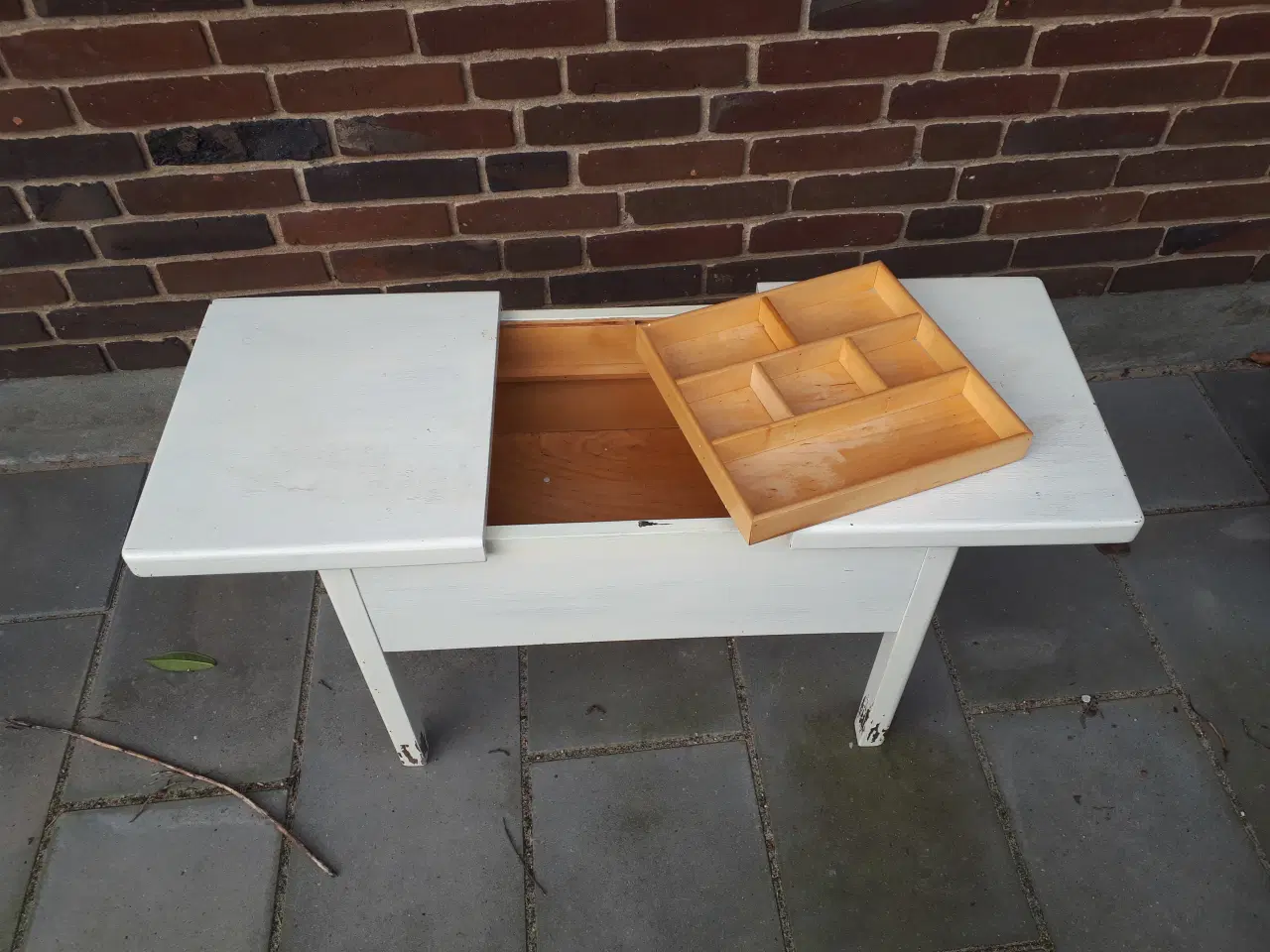 Billede 2 - Opbevaringsmøbel sybord