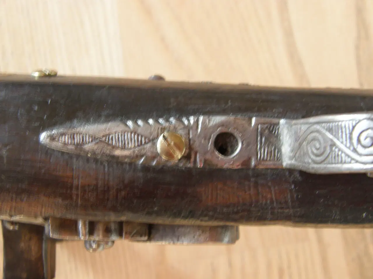 Billede 14 - Antik flintelåsgevær.