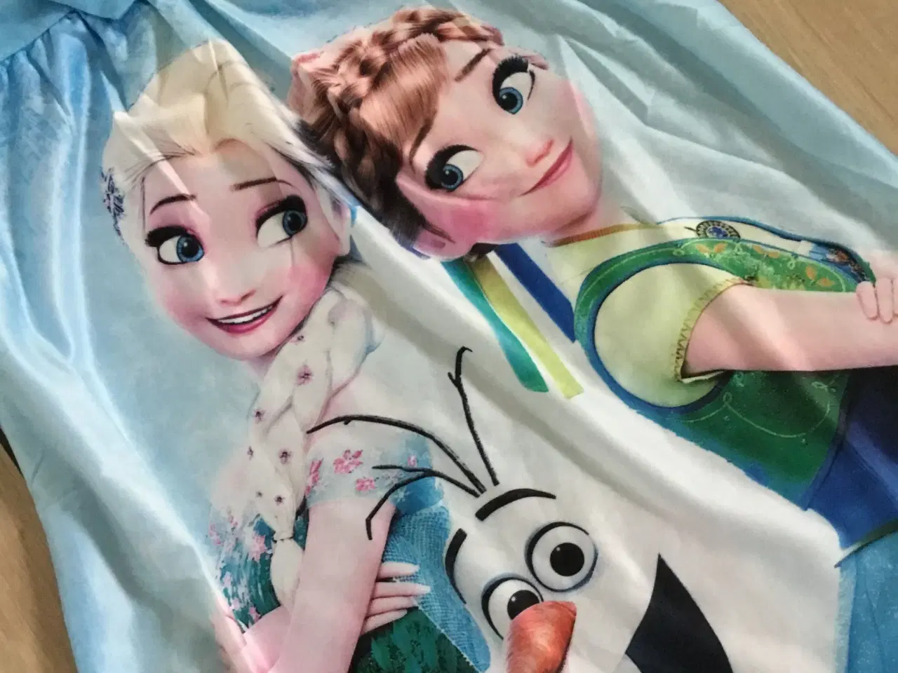 Billede 6 - Frost kjole str. 104 turkis med Elsa og Anna Frost