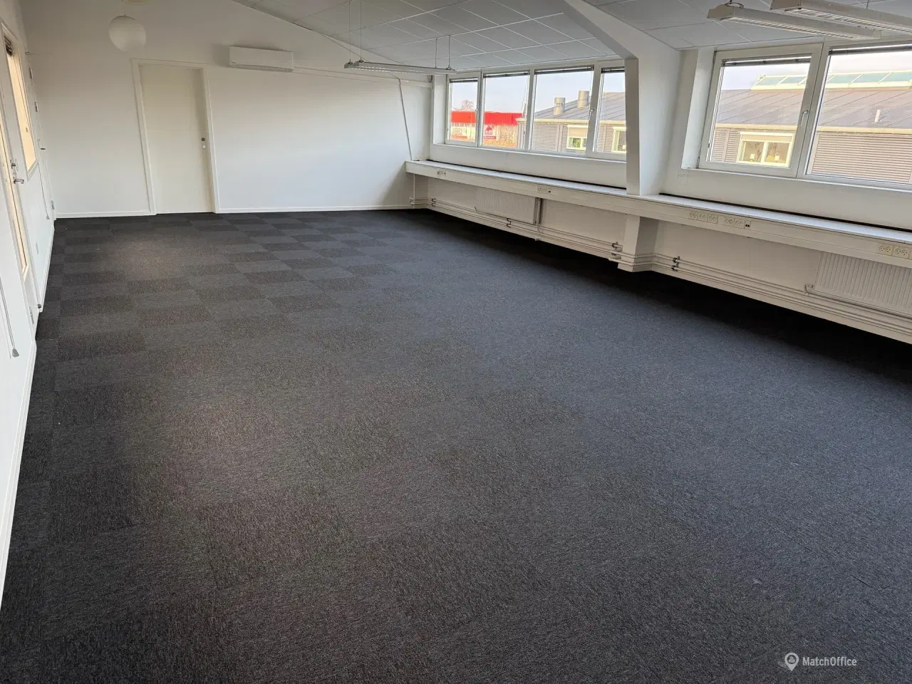 Billede 6 - Lyst og lækkert kontor