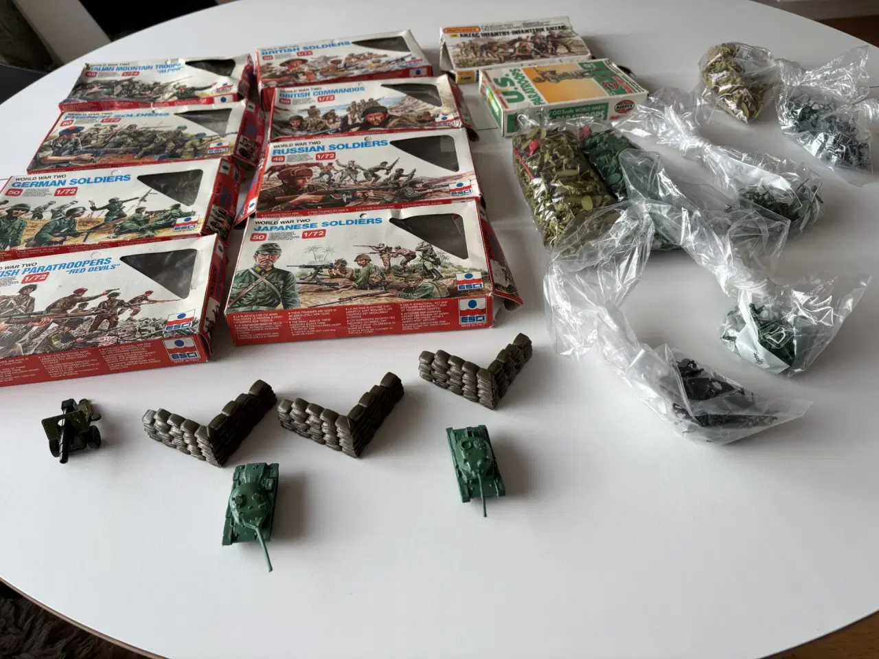 Billede 5 - Mini soldater i plastik.