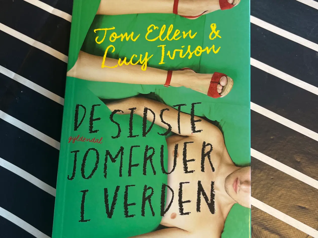 Billede 1 - Bog - De sidste jomfruer i verden 