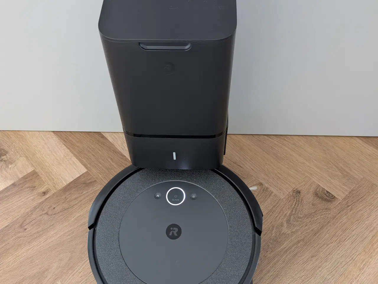 Billede 1 - iRobot I3+ med tømningsstation 