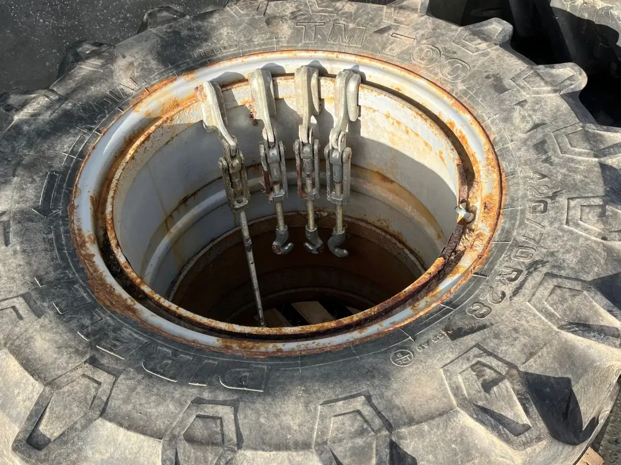 Billede 3 - Tvillingehjul 520/70R38 + 420/70R28 AP Sæt for/bag