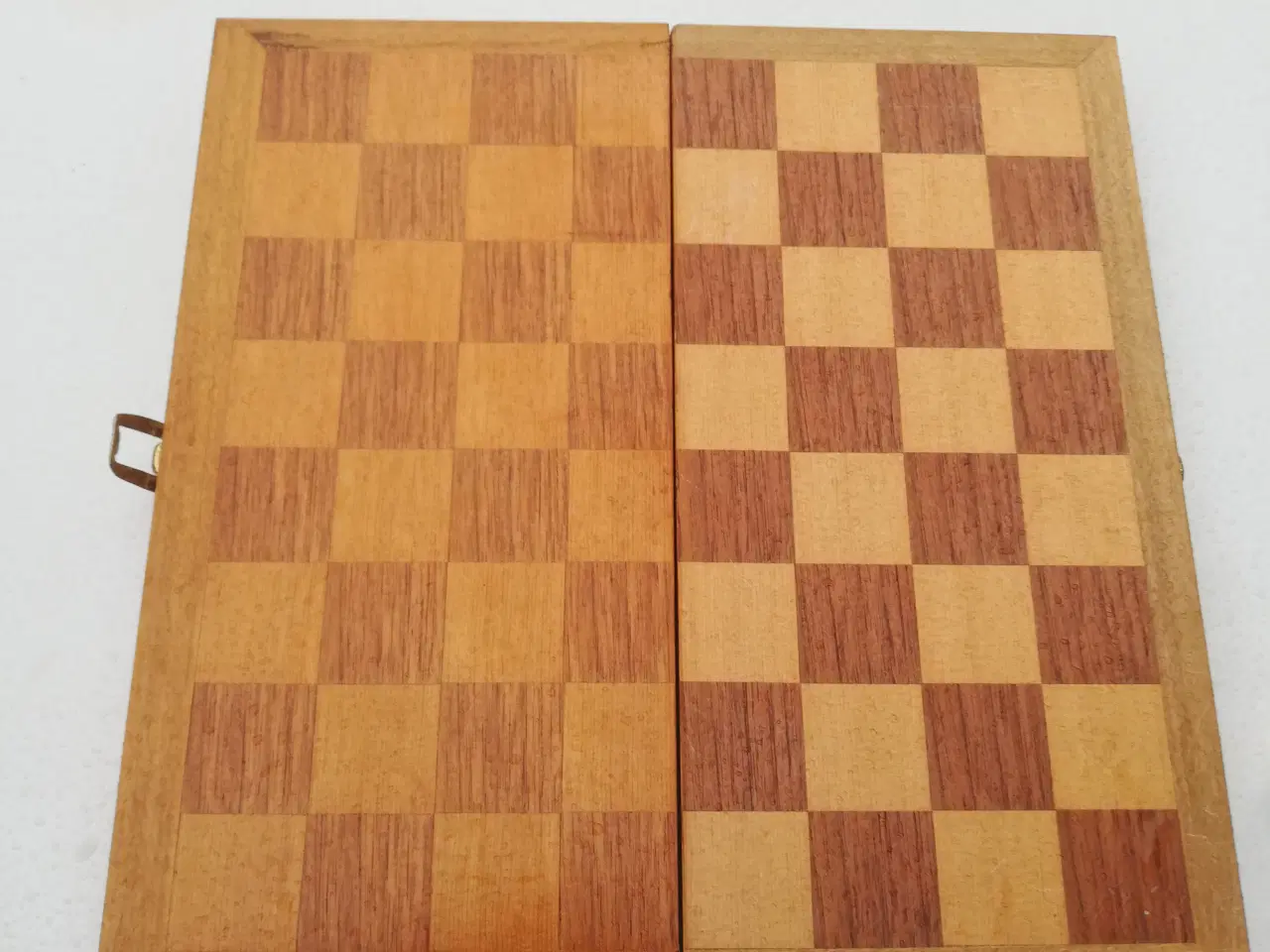 Billede 3 - skakspil /brætspil med brikker i træ 