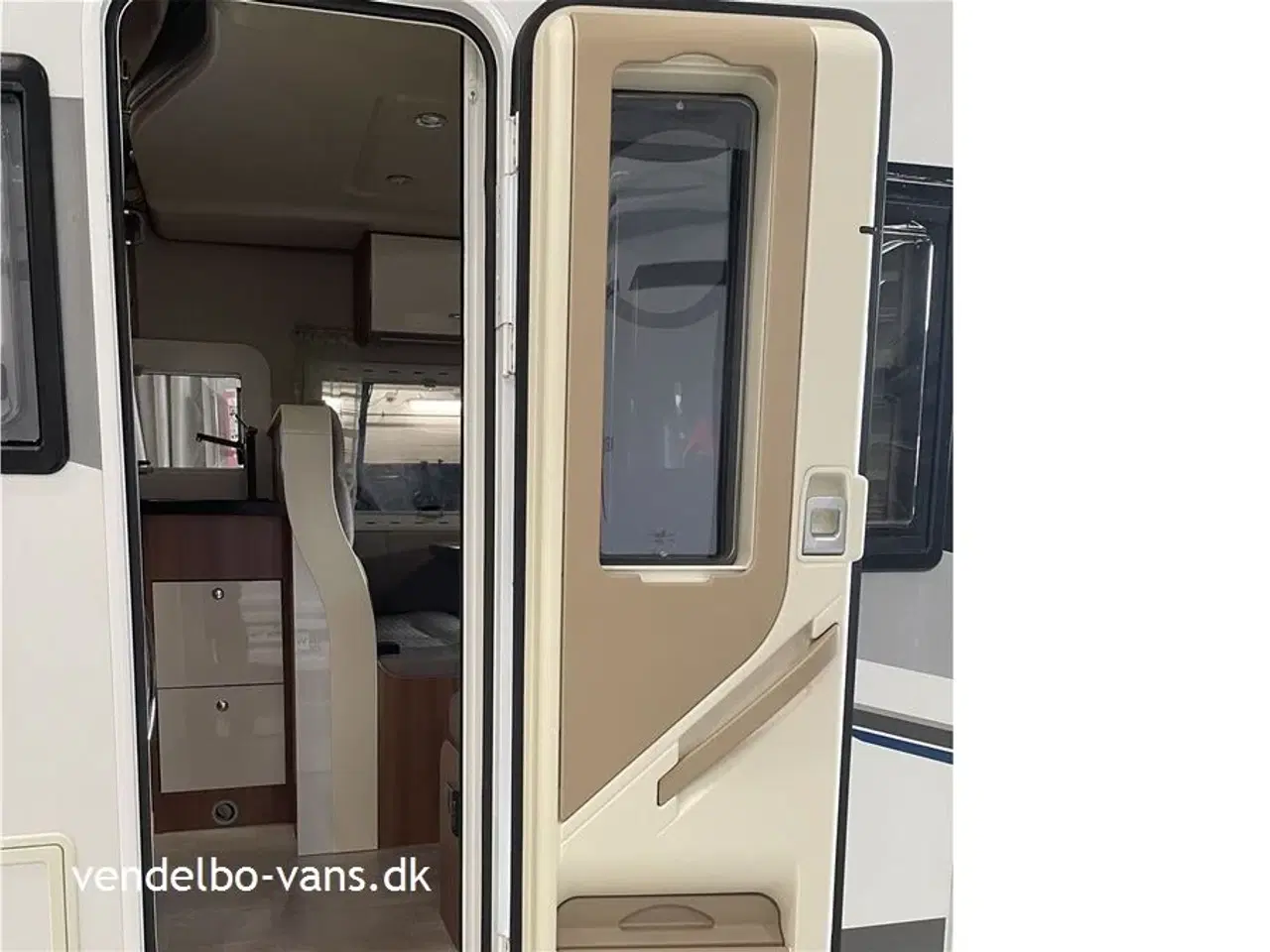 Billede 6 - 2014 - Chausson Welcome 717   Enkeltsenge og stor garage