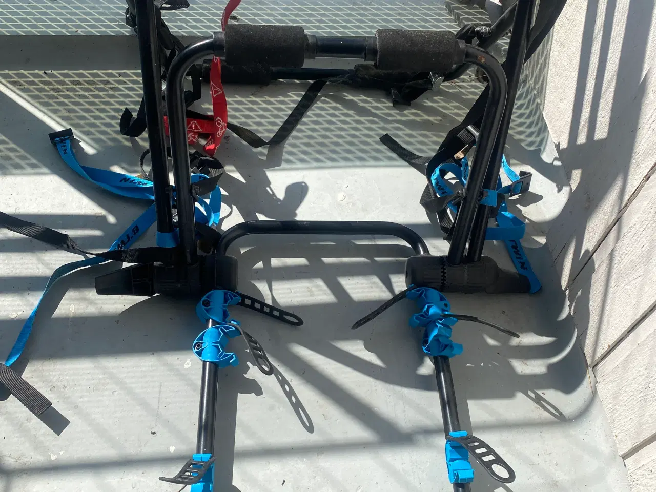 Billede 1 - B'TWIN 320 cykelholder 