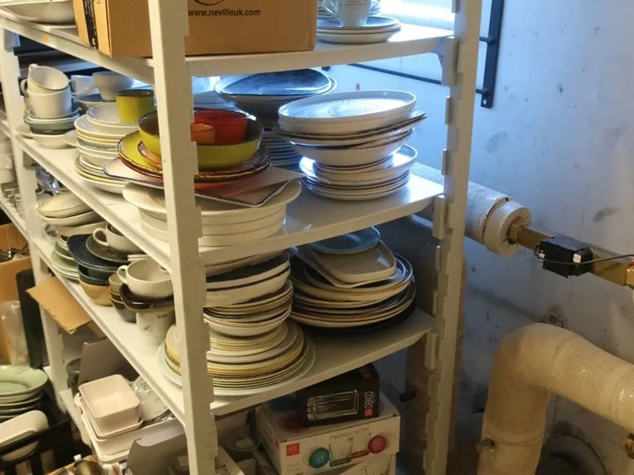 Billede 9 - Reol CAMBRO med indhold