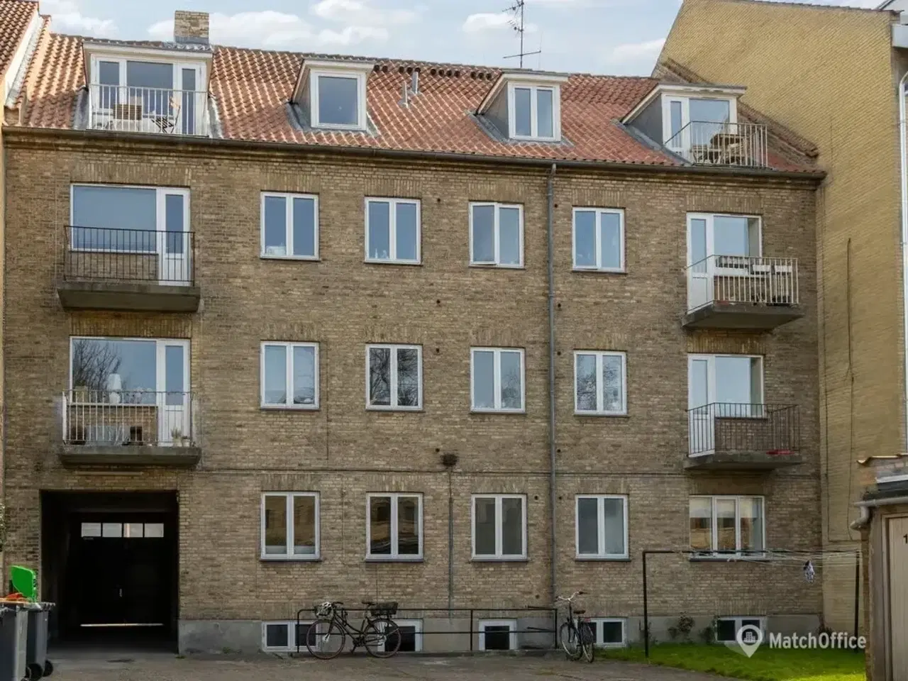 Billede 4 - Garager 6 til leje på Kastanie Allé 19