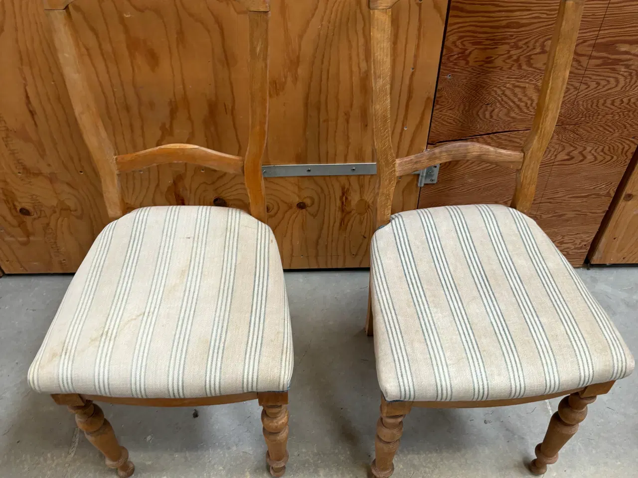 Billede 3 - 2 stole med stofsæder