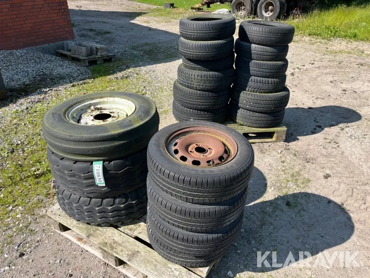 Billede 1 - Landbrugsdæk og personvognshjul/dæk 19 styk