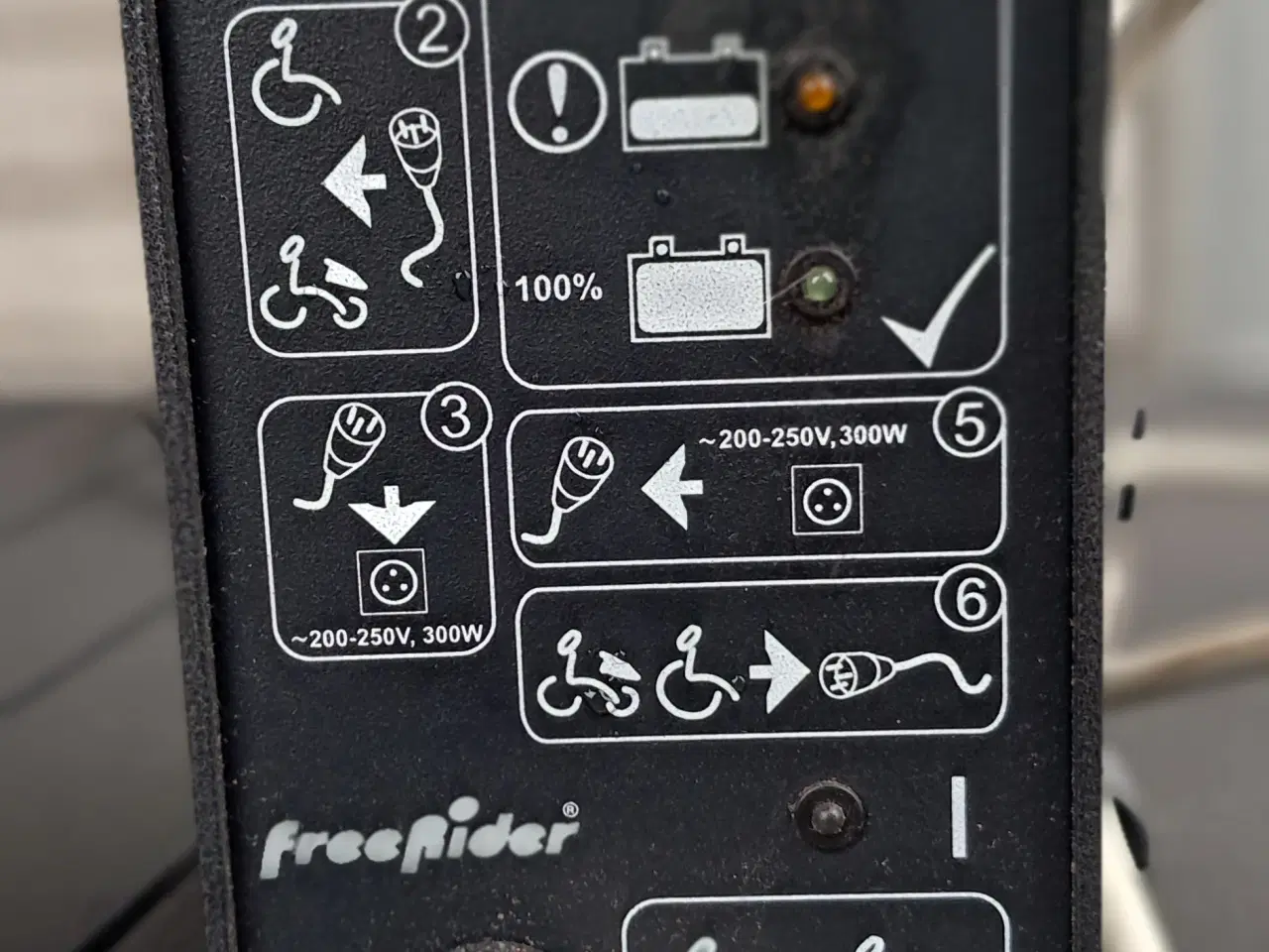 Billede 5 - Oplader til el-scooter 
