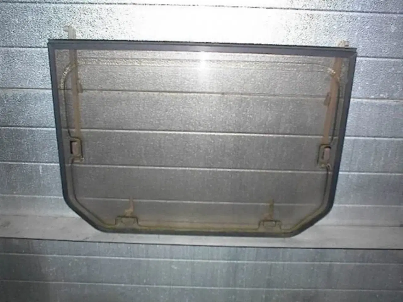 Billede 2 -   Opluklig rude