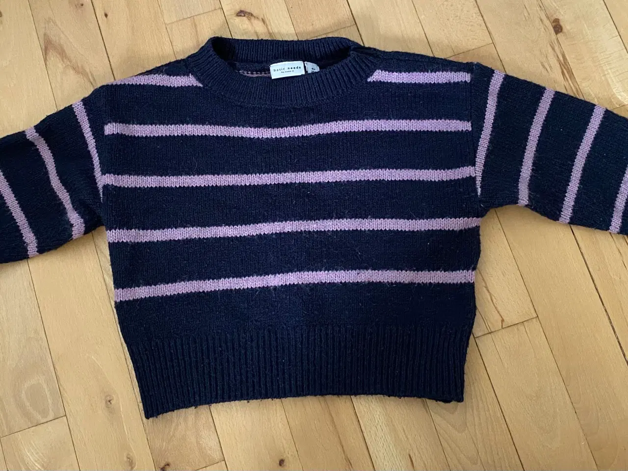 Billede 1 - Strikbluse (kort model) 