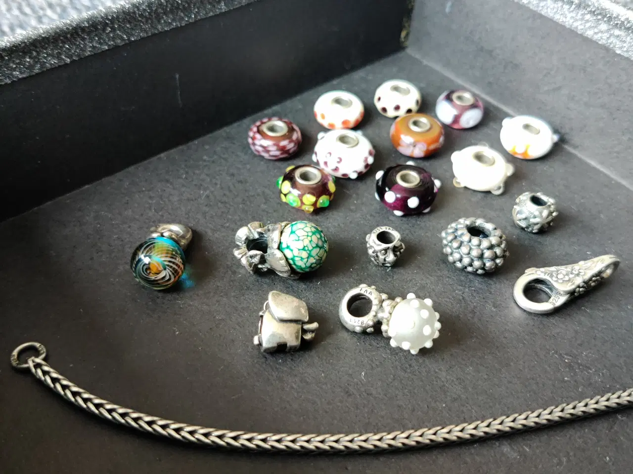 Billede 2 - Trollbeads armbånd 