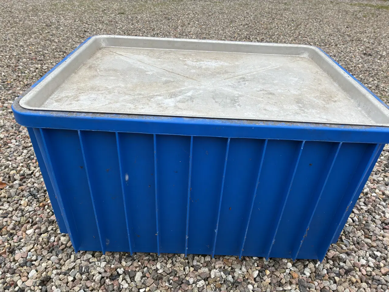 Billede 2 - Plastkasser med alu låg