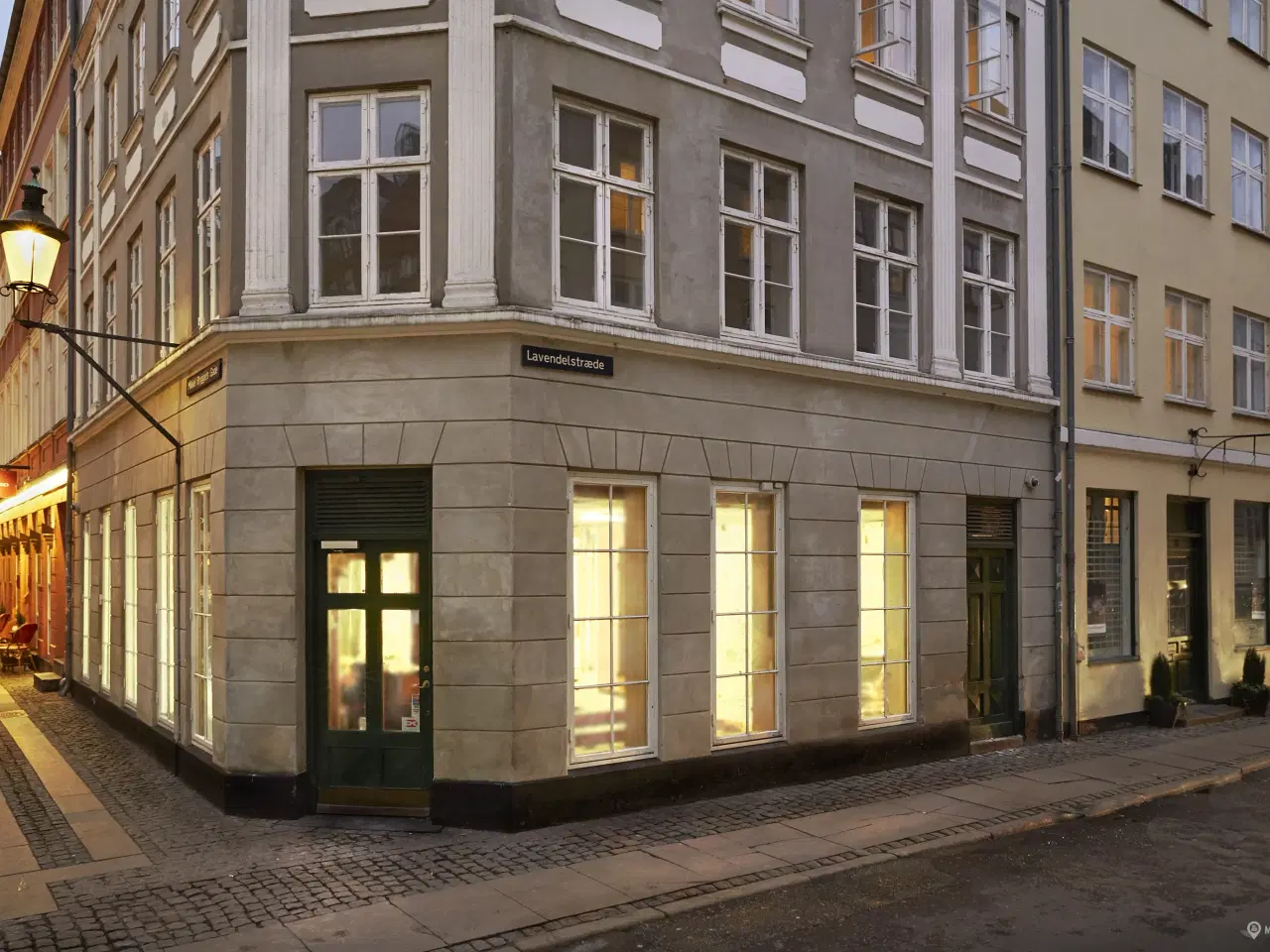 Billede 13 - Hjørnelokale på solsiden. med udsigt til rådhustårnet. velegnet til restaurant eller café