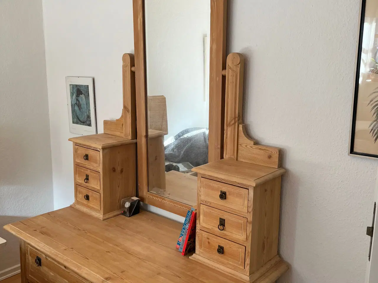 Billede 1 - Spejl og skuffer - en afsyret multi møbel