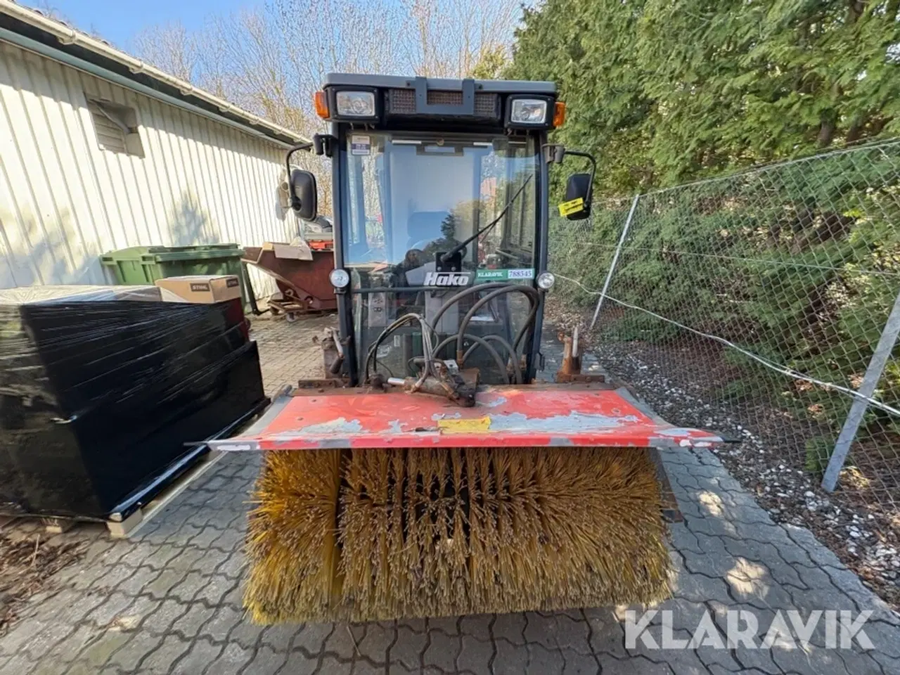 Billede 8 - Redskabsbærer Hako Citymaster 1200 med fejesug