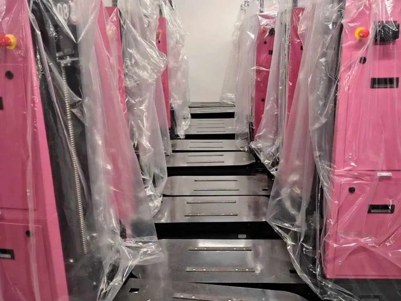 Billede 41 - Eleven Transport Robots and six chargers E&K AUTOMATION ECO L03