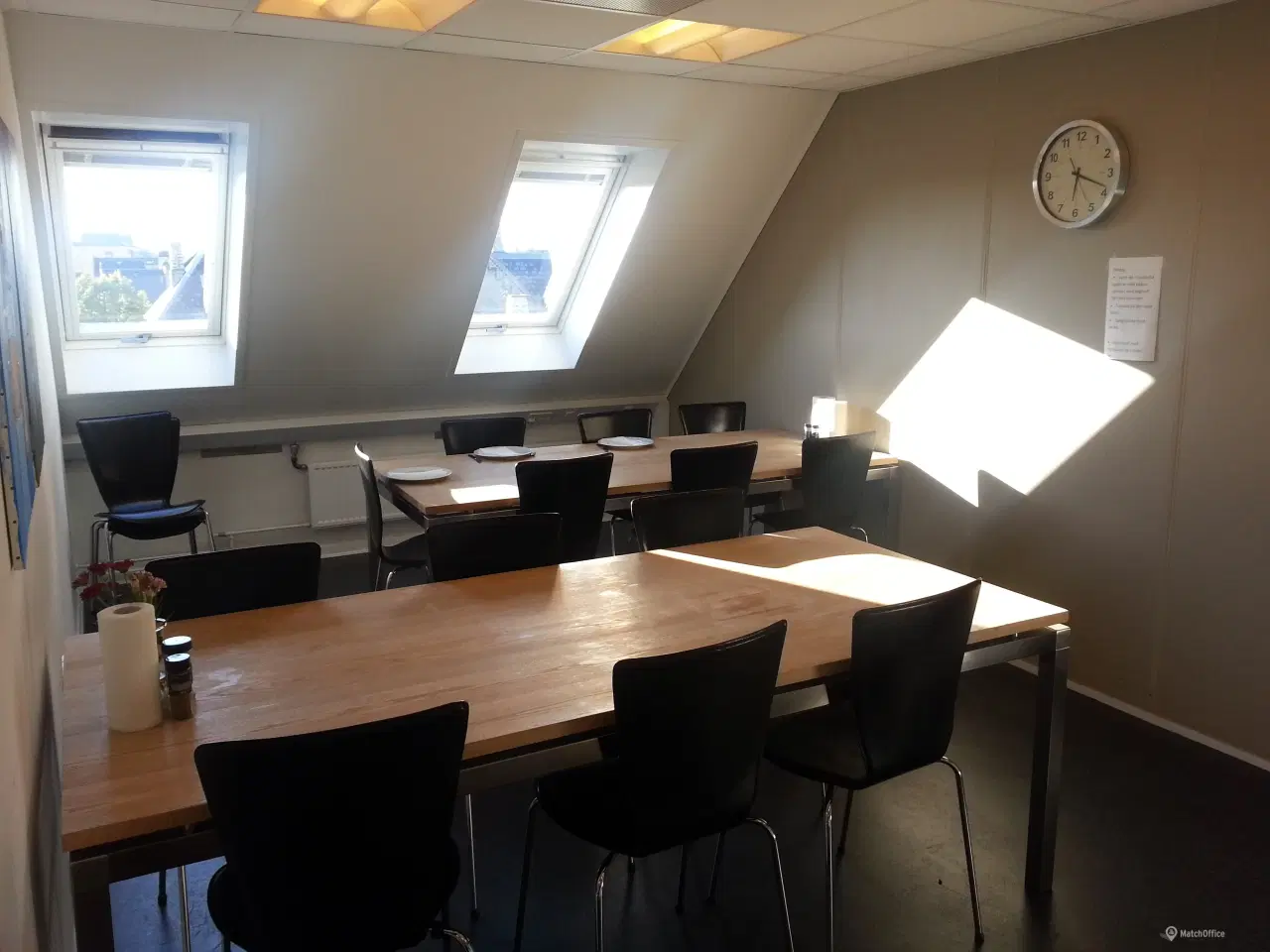 Billede 12 - Møblerede kontorpladser på Frederiksberg C tilbydes