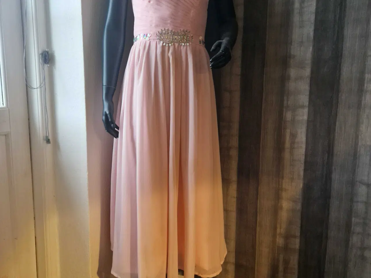 Billede 6 - Tøj Giner