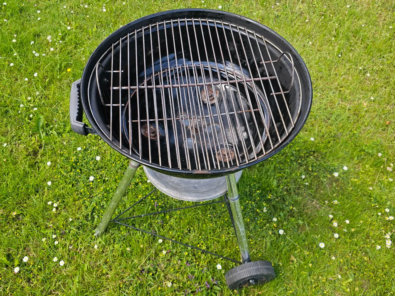 Billede 2 - Weber Compact Kettle Kulgrill 47 cm - God stand