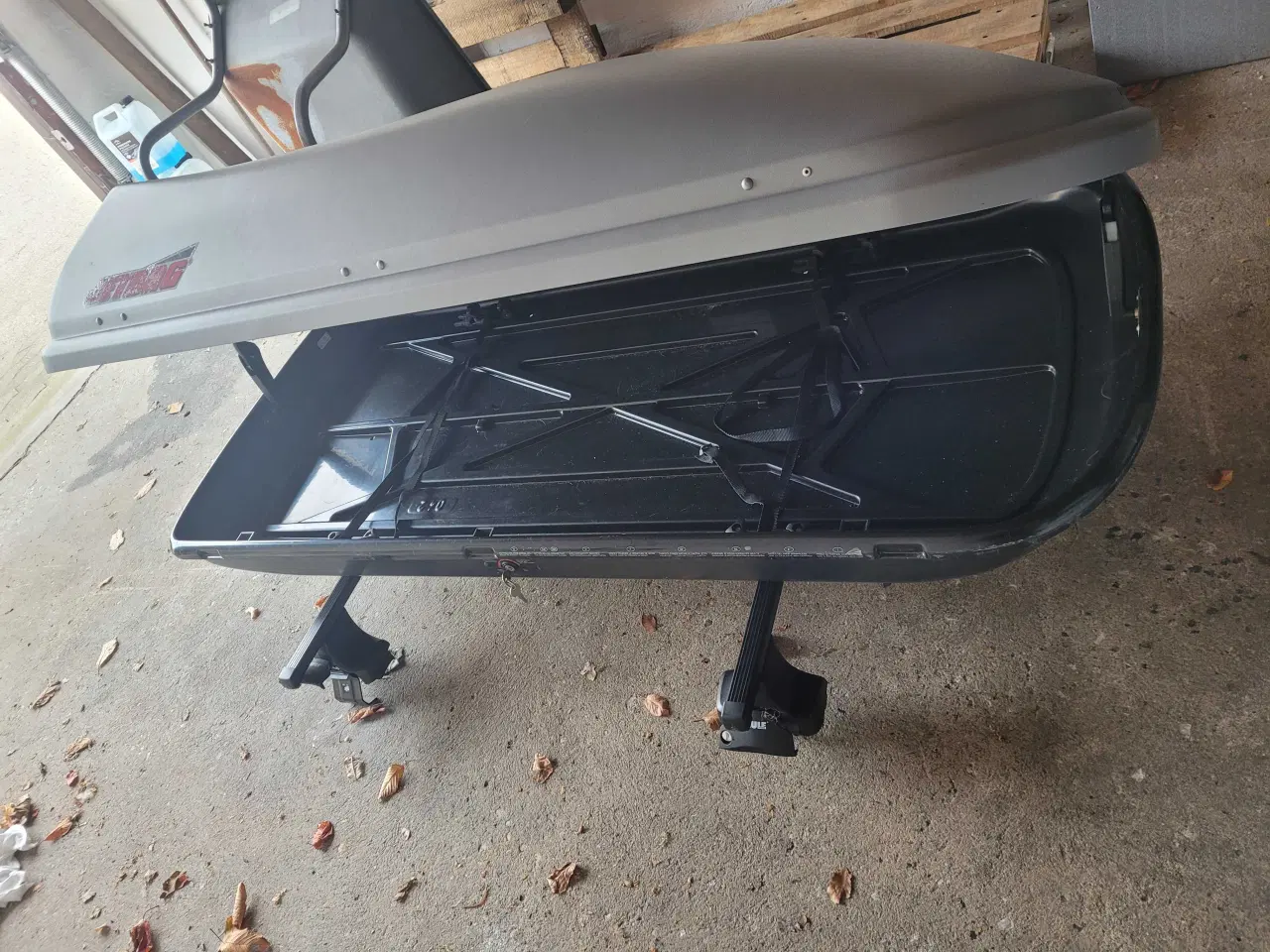 Billede 1 - Thule tagboks + tagbøgler 