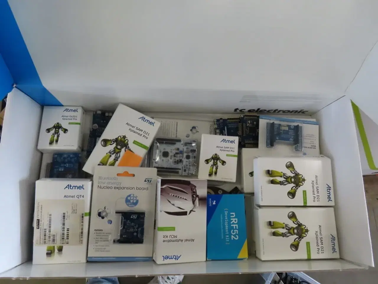 Billede 21 - Palle med rester fra TC ELECTRONIC