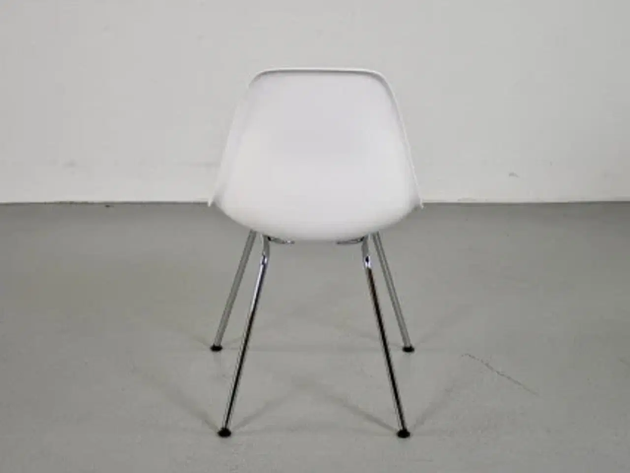 Billede 3 - Vitra eames stol i hvid med blå fraster filthynde