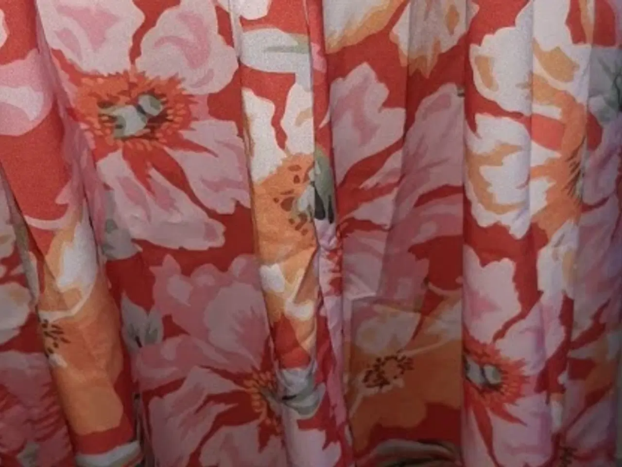 Billede 3 - Strop kjole,med skønt blomstermotiv Stør:M+L+XL